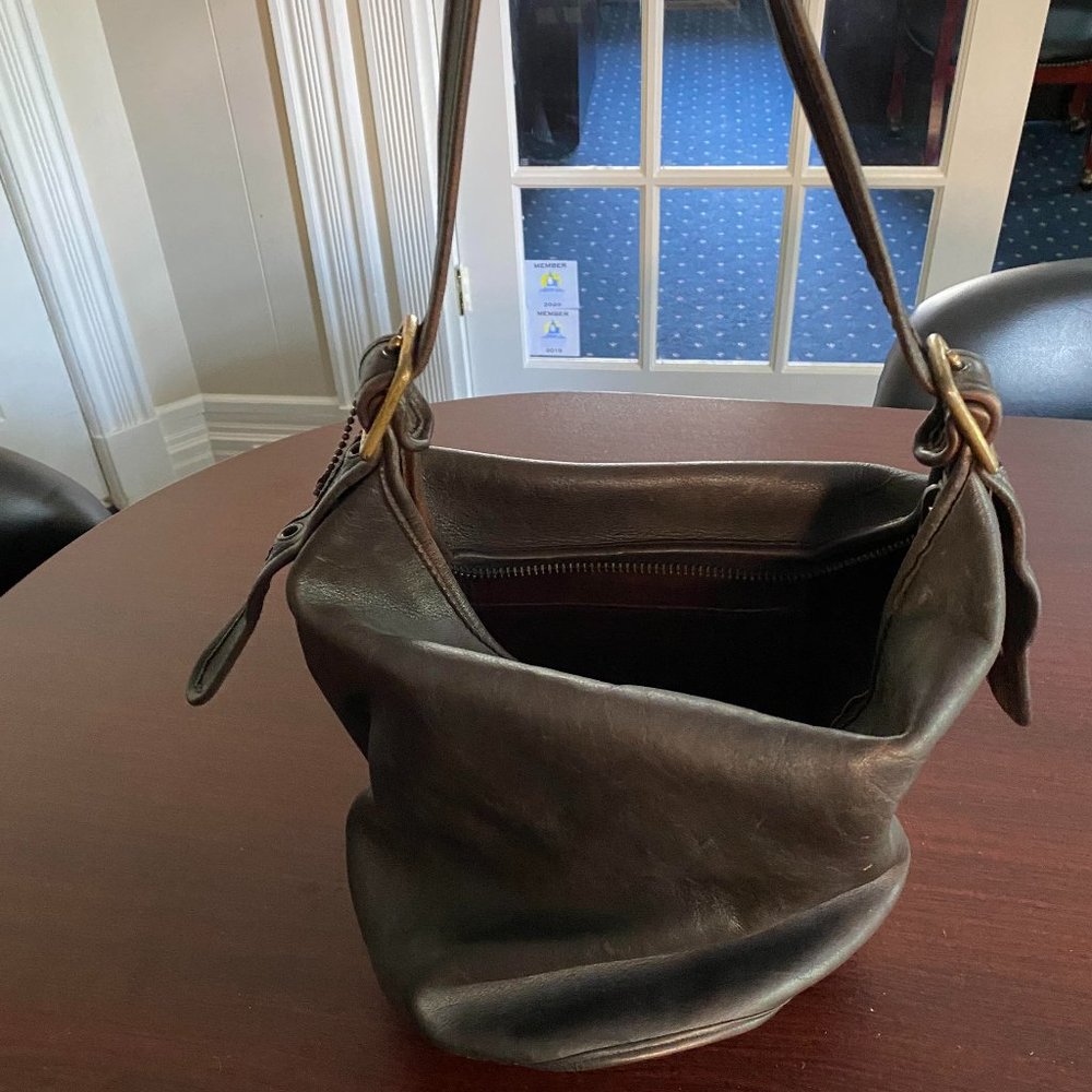 AUTHENTIC & RARE COLOR! Coach XL Chocolate Brown Vintage Leather Bucket Feed Bag